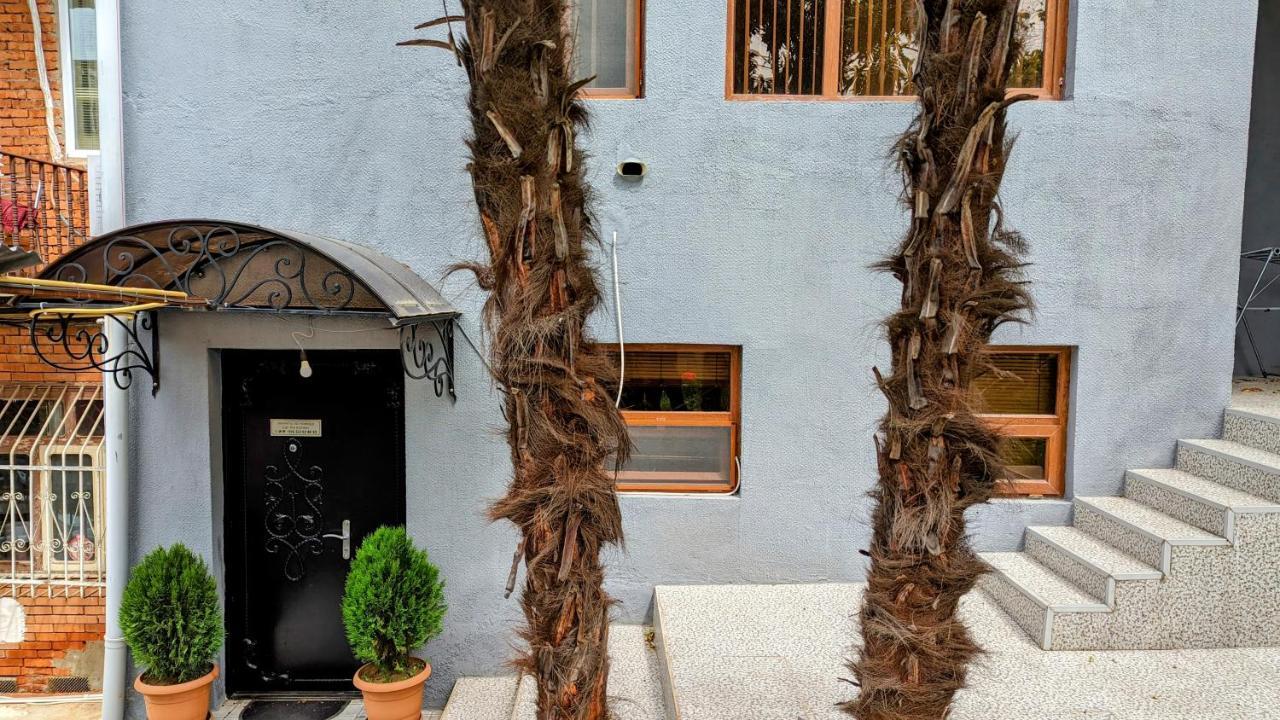Nickos Hotel Kutaiszi Kültér fotó